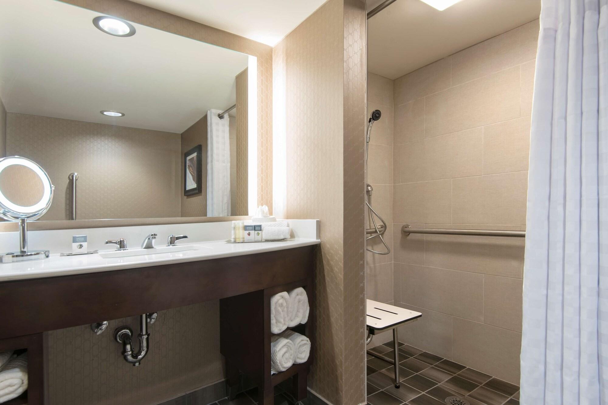 Hotel Doubletree By Hilton
